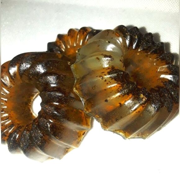 Handcrafted Honey and Matcha doughnut shaped soap bar 1pc - Picture 5 of 12